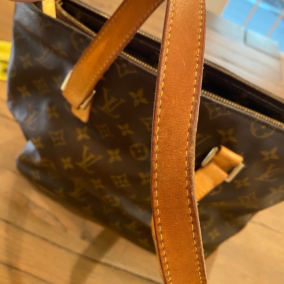 Authentic Louis Vuitton bag- oldie but goodie - Picture 2 of 8